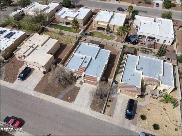 5705 IRELAND Drive, Santa Teresa, NM 88008