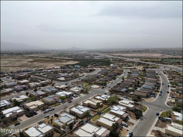 5705 IRELAND Drive, Santa Teresa, NM 88008