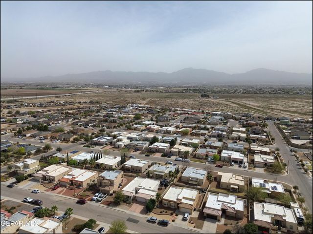 5705 IRELAND Drive, Santa Teresa, NM 88008