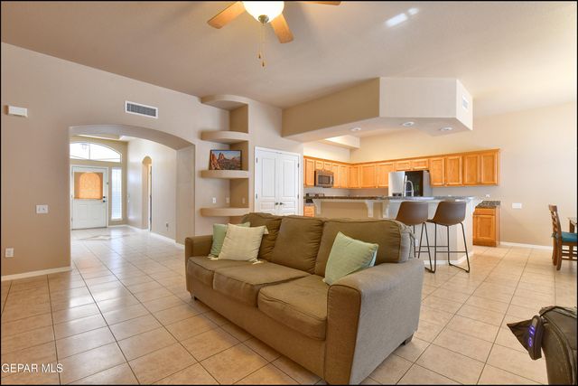 5705 IRELAND Drive, Santa Teresa, NM 88008