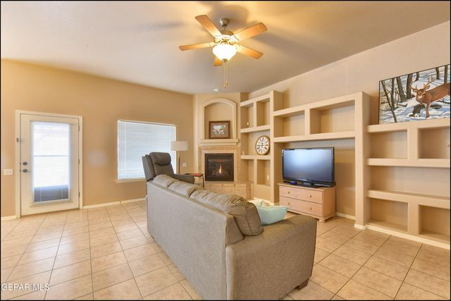 5705 IRELAND Drive, Santa Teresa, NM 88008