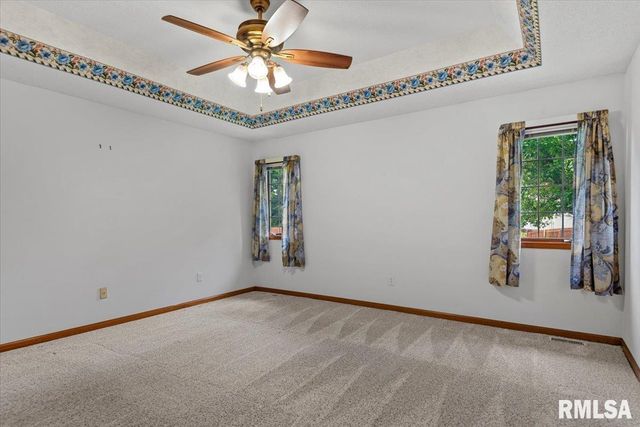 2213 Renwick Drive, Springfield, IL 62711