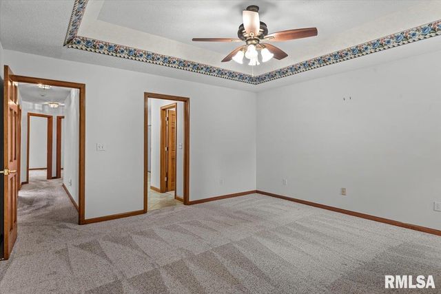 2213 Renwick Drive, Springfield, IL 62711