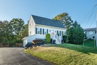 20 Forestview Dr, Fairhaven, MA 02719