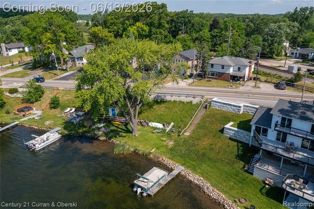 7224 Andersonville Road, Clarkston, MI 48346
