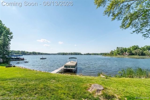 7224 Andersonville Road, Clarkston, MI 48346