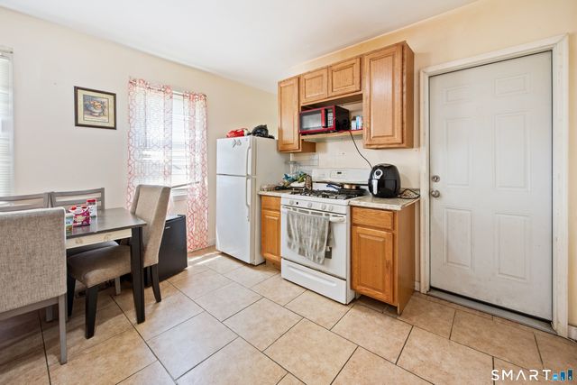 101 Dikeman Street, Waterbury, CT 06704
