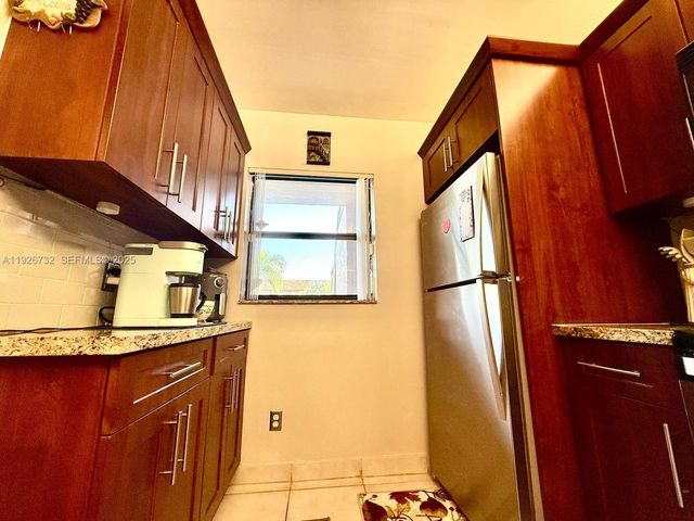 10616 NW 10th St 104, Pembroke Pines, FL 33026