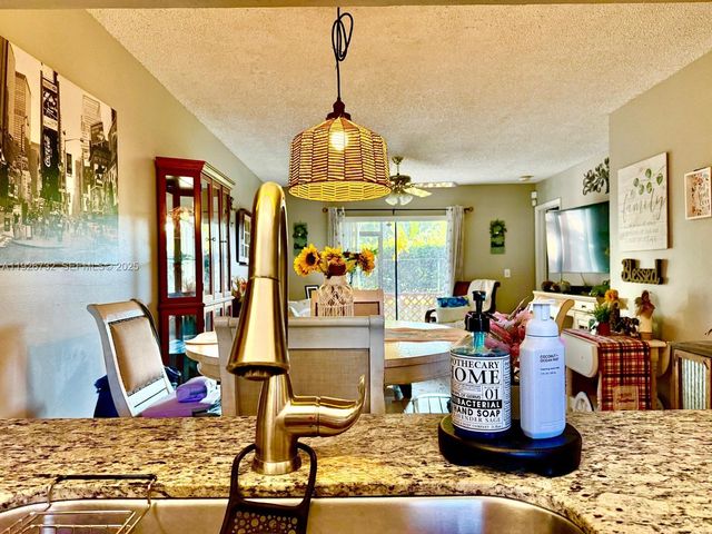 10616 NW 10th St 104, Pembroke Pines, FL 33026