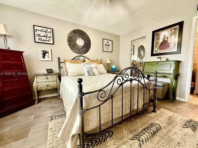 10616 NW 10th St 104, Pembroke Pines, FL 33026