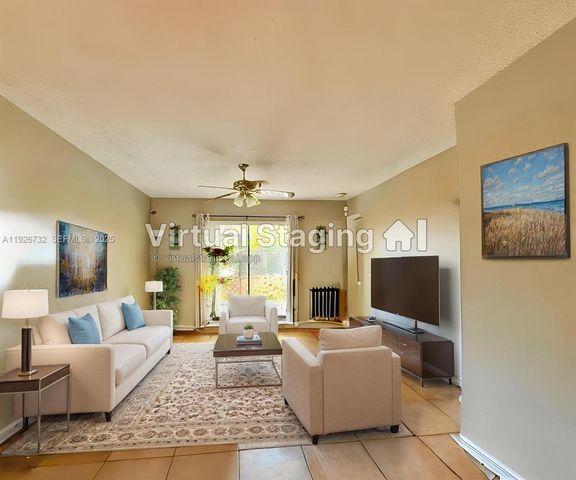 10616 NW 10th St 104, Pembroke Pines, FL 33026