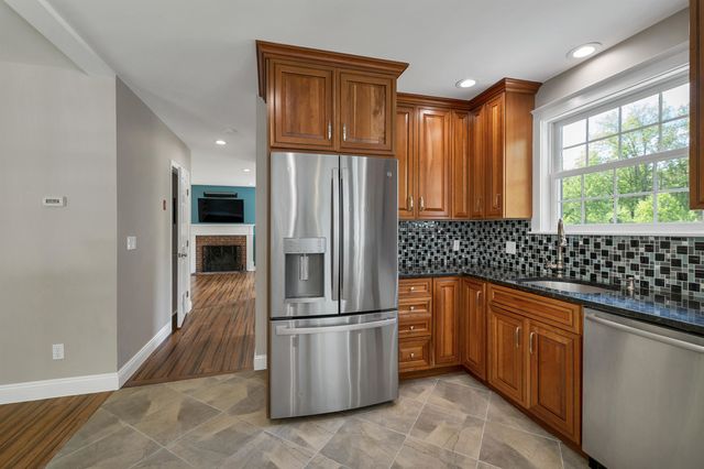 336 Portsmouth Avenue, Stratham, NH 03885