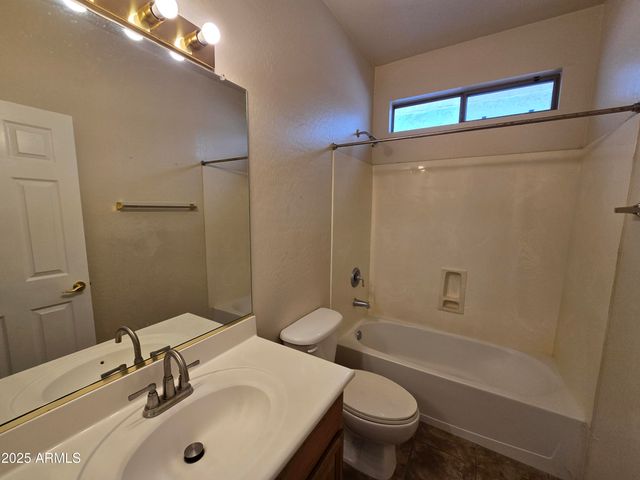 223 W Pelican Drive, Chandler, AZ 85286