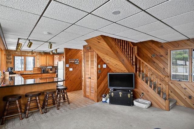 32680 South Street, Lawton, MI 49065