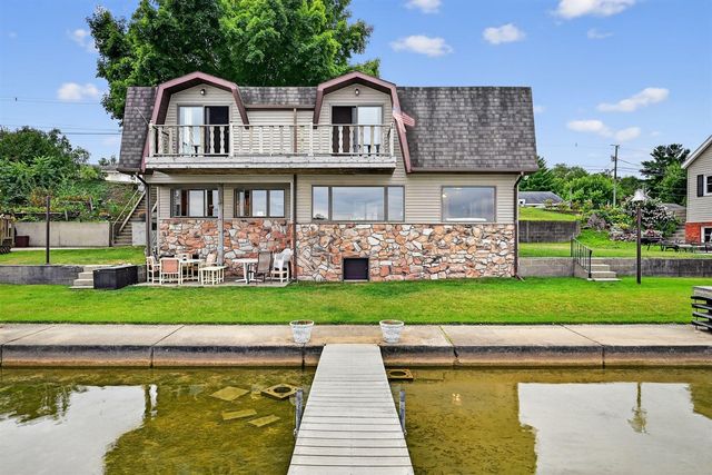 32680 South Street, Lawton, MI 49065