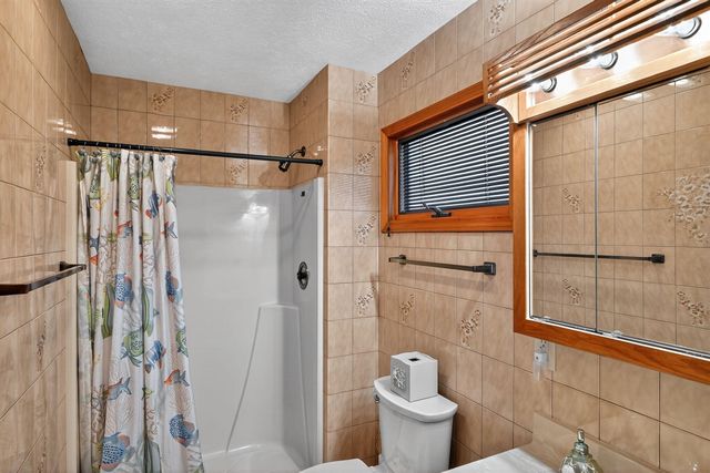 32680 South Street, Lawton, MI 49065