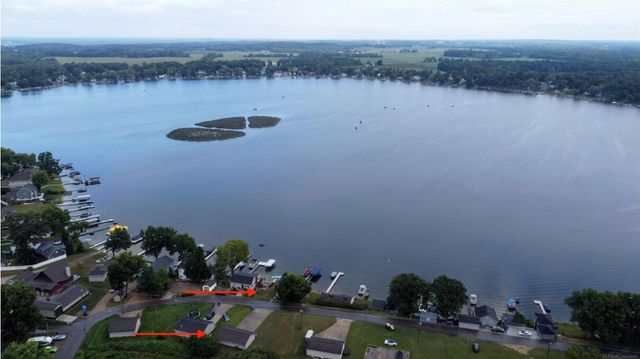 32680 South Street, Lawton, MI 49065