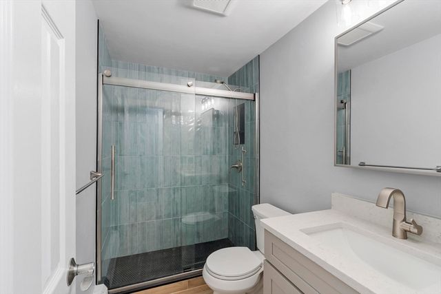 20 Colonial Drive 10, Andover, MA 01810