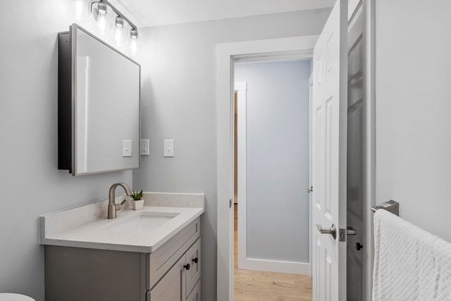 20 Colonial Drive 10, Andover, MA 01810