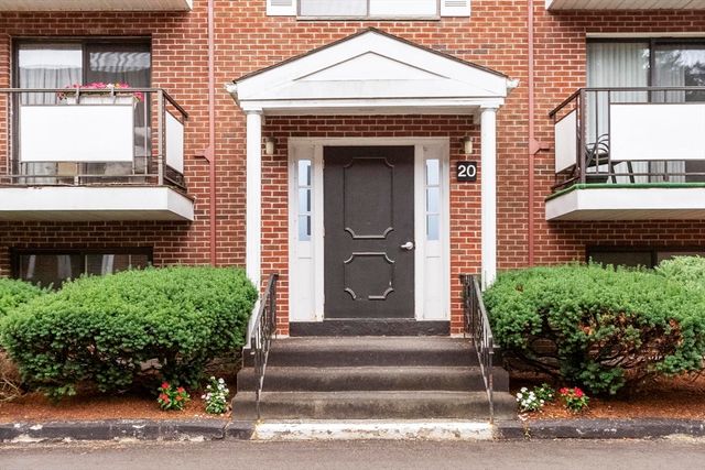 20 Colonial Drive 10, Andover, MA 01810