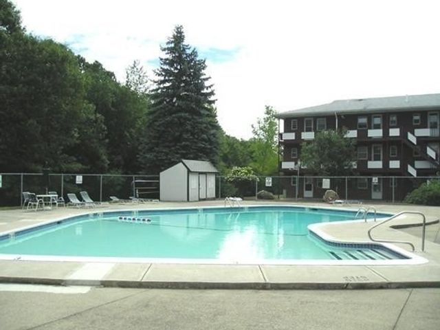 20 Colonial Drive 10, Andover, MA 01810