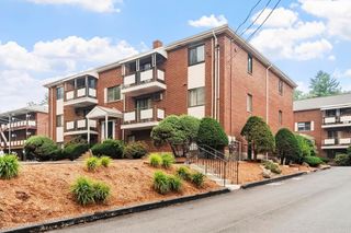 20 Colonial Drive 10, Andover, MA 01810