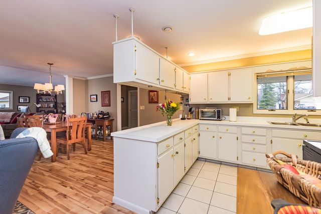 1005 N Bittersweet Lane, Muncie, IN 47304