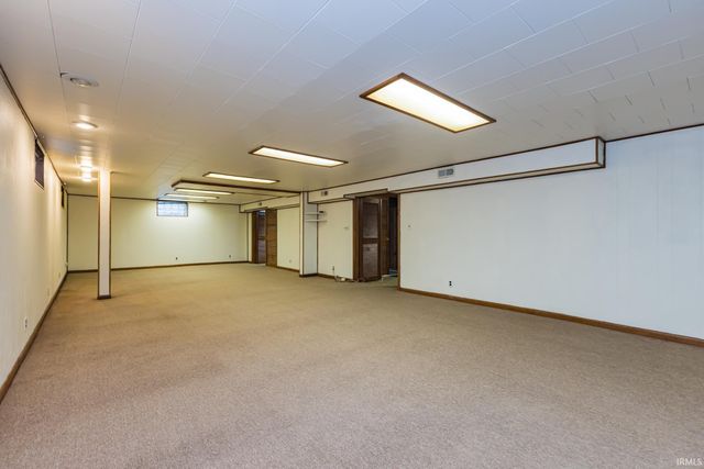 1005 N Bittersweet Lane, Muncie, IN 47304