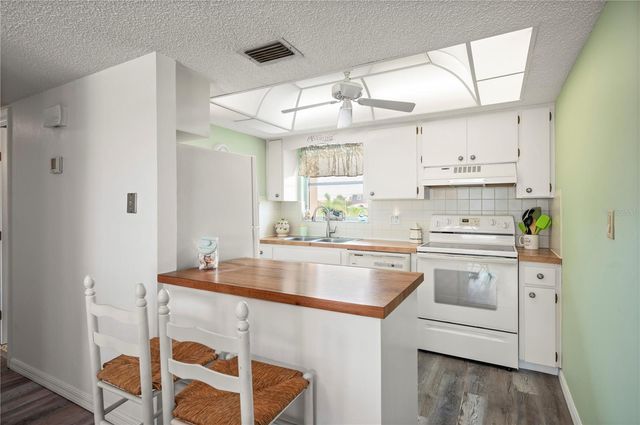 1080 BAL HARBOR BOULEVARD 9D, Punta Gorda, FL 33950