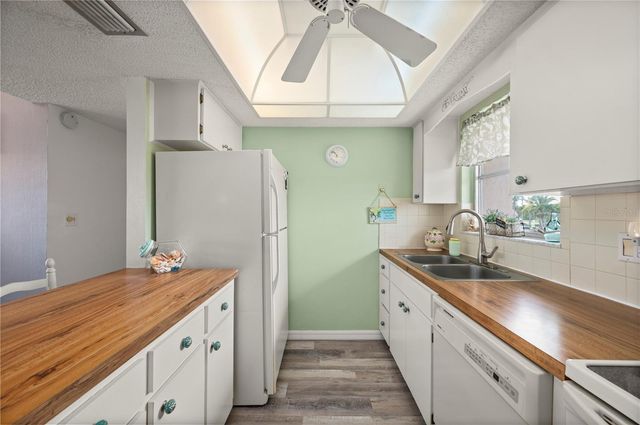 1080 BAL HARBOR BOULEVARD 9D, Punta Gorda, FL 33950