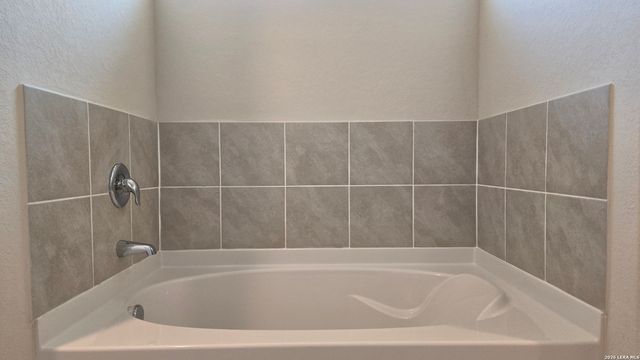 4911 THERALITE TRL, San Antonio, TX 78253