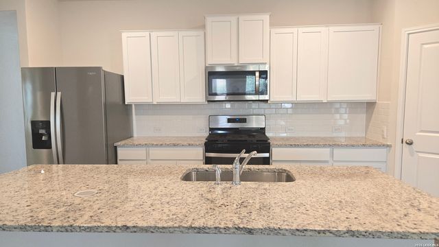 4911 THERALITE TRL, San Antonio, TX 78253