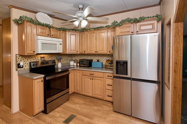 1021 McComas Branch Road, Milton, WV 25541