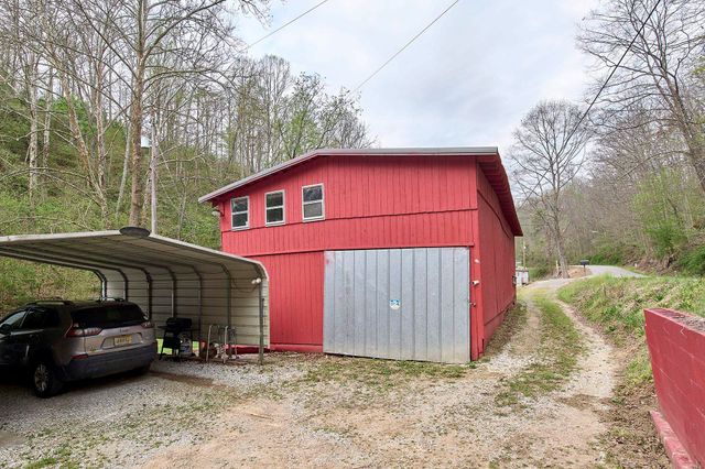 1021 McComas Branch Road, Milton, WV 25541