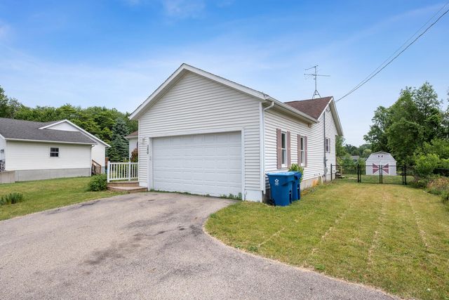 340 64th Avenue N, Coopersville, MI 49404