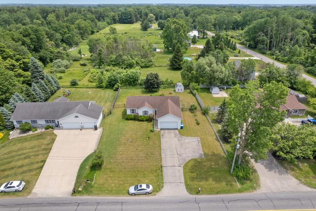 340 64th Avenue N, Coopersville, MI 49404