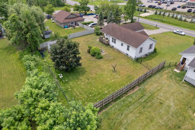 340 64th Avenue N, Coopersville, MI 49404