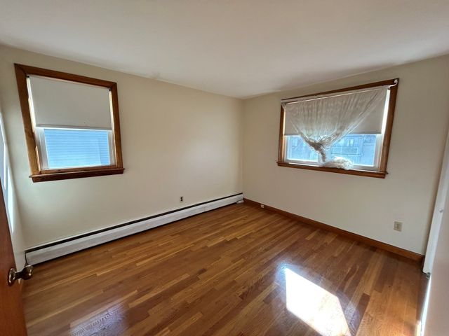11 Sunflower Rd, Holbrook, MA 02343