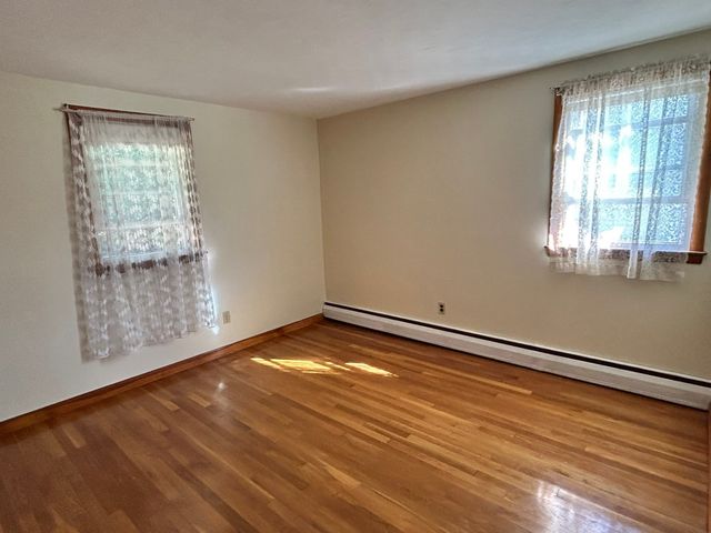 11 Sunflower Rd, Holbrook, MA 02343