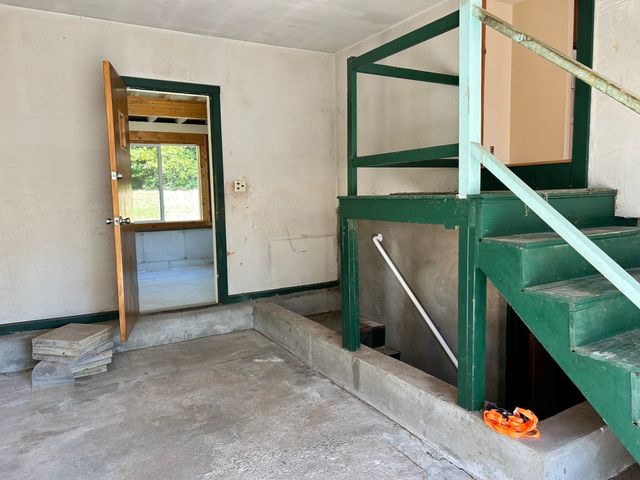 11 Sunflower Rd, Holbrook, MA 02343