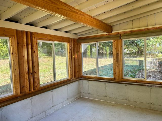 11 Sunflower Rd, Holbrook, MA 02343