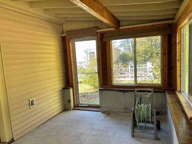11 Sunflower Rd, Holbrook, MA 02343