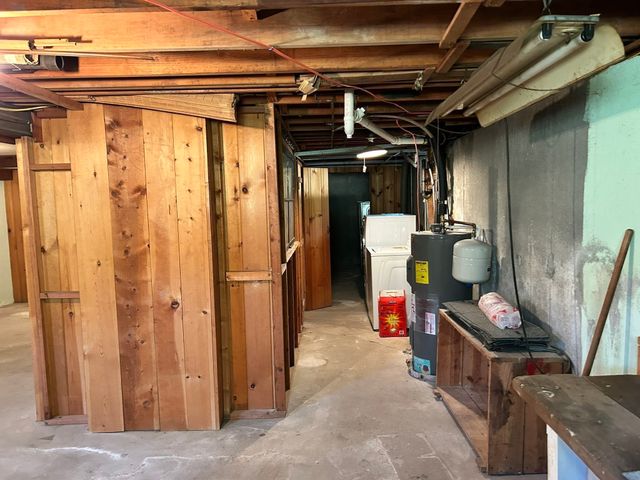 11 Sunflower Rd, Holbrook, MA 02343