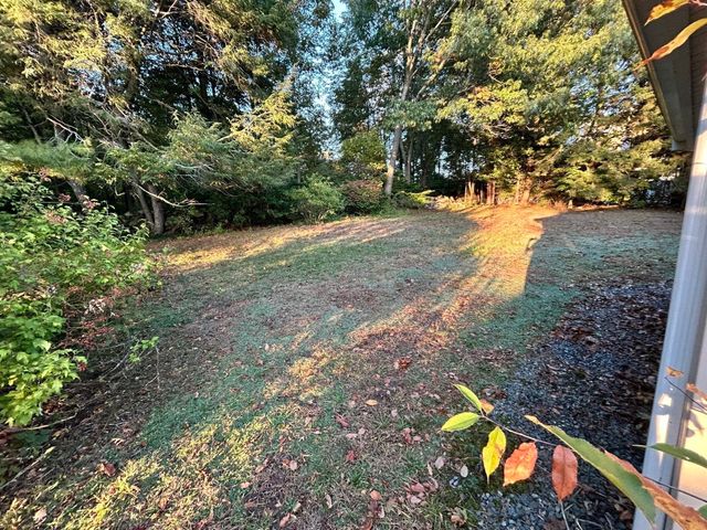 11 Sunflower Rd, Holbrook, MA 02343