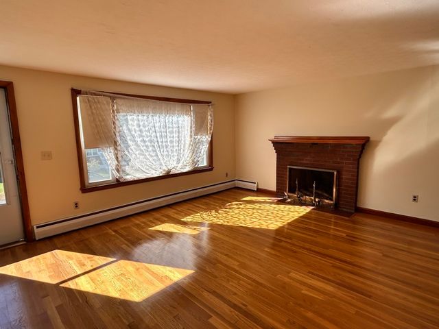 11 Sunflower Rd, Holbrook, MA 02343