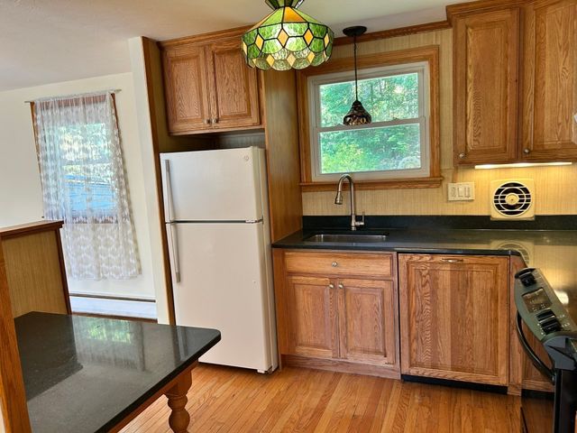 11 Sunflower Rd, Holbrook, MA 02343
