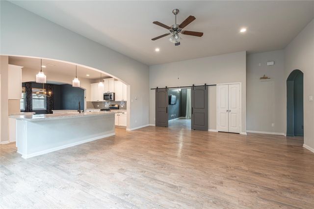 1851 Belle Place, Alvin, TX 77511