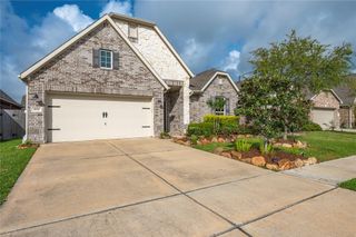1851 Belle Place, Alvin, TX 77511
