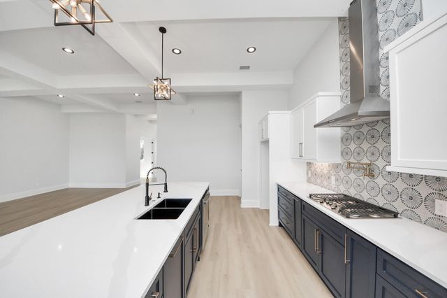 299 Peninsula Point Drive, Montgomery, TX 77356