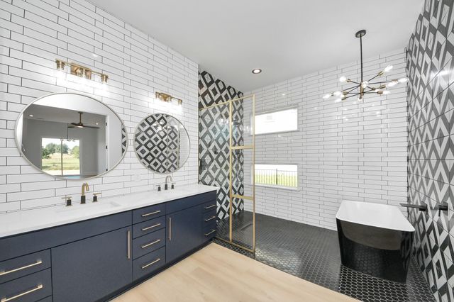 299 Peninsula Point Drive, Montgomery, TX 77356